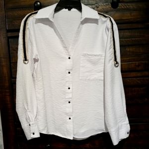 🖤buckle black white blouse